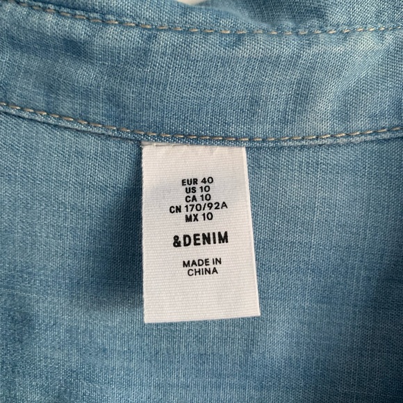 💕H&M denim button up shirt💕 - Picture 2 of 2